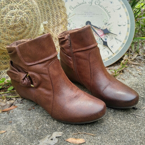 bare traps saydie boots